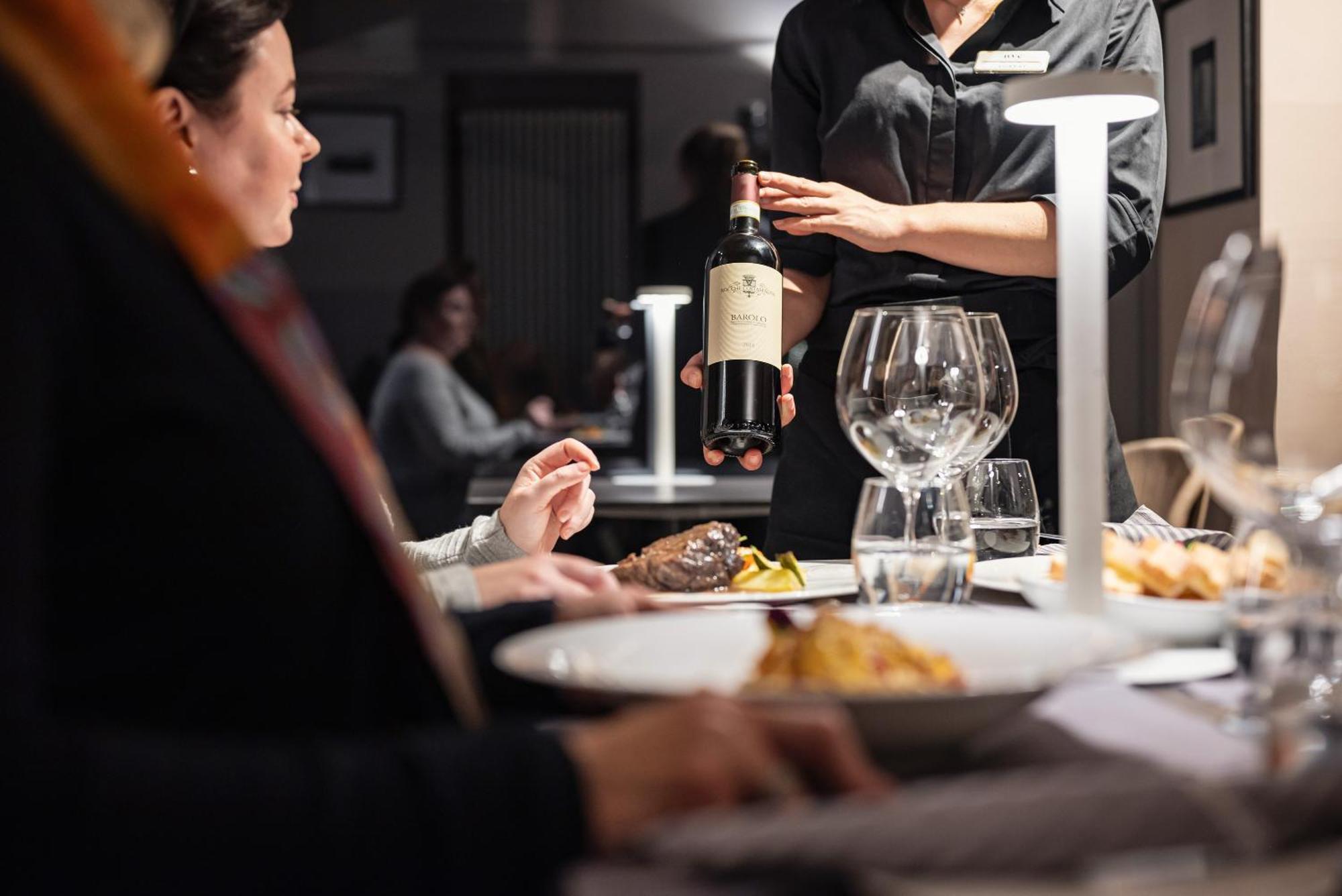 Uve Rooms & Wine Bar La Morra Zewnętrze zdjęcie