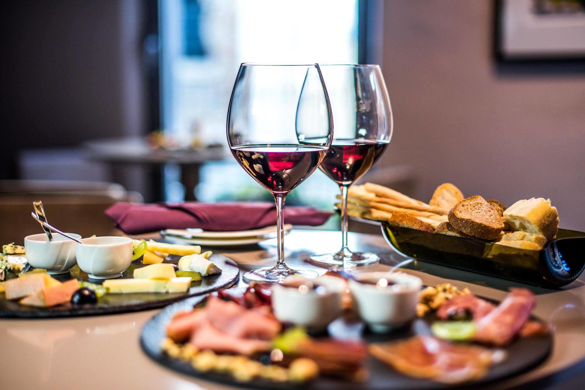Uve Rooms & Wine Bar La Morra Zewnętrze zdjęcie
